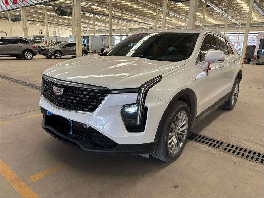 Cadillac XT4 2024 — фото автомобиля