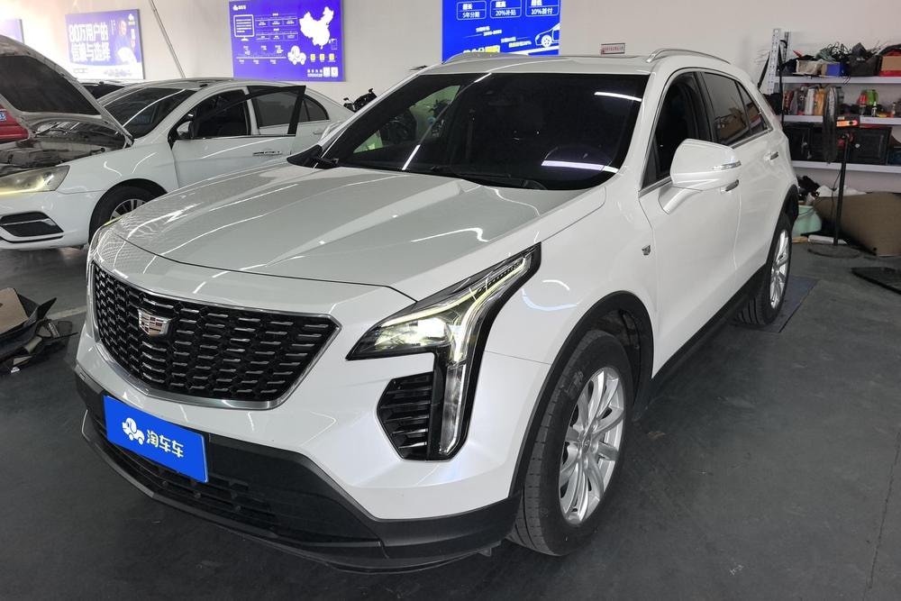 Cadillac XT4 2022 — фото автомобиля 1