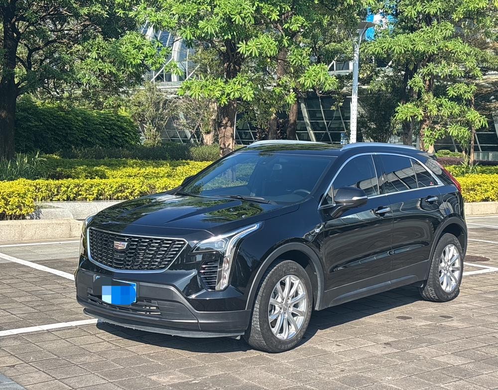Cadillac XT4 2021 — фото автомобиля