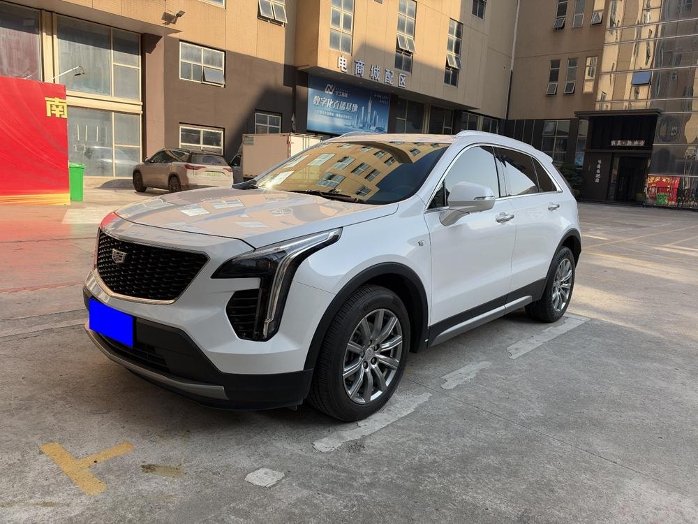 Cadillac XT4 2021 — фото автомобиля 1