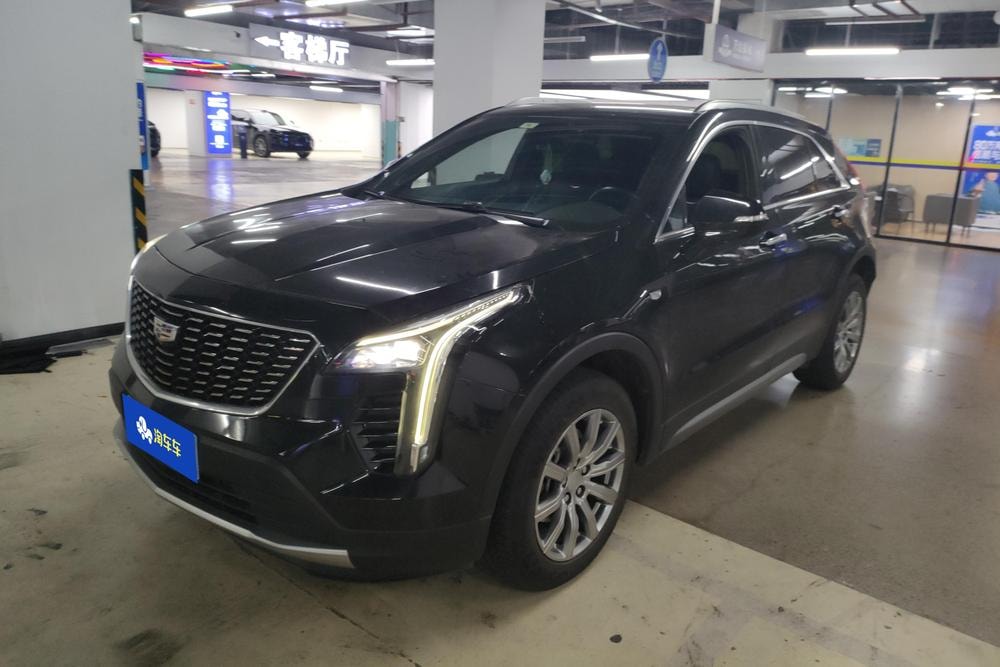 Cadillac XT4 2021 — фото автомобиля 1