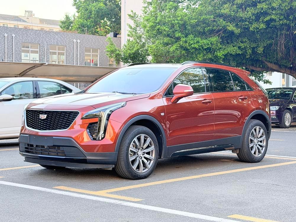 Cadillac XT4 2018 — фото автомобиля