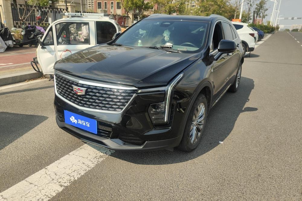 Cadillac XT4 2024 — фото автомобиля 1