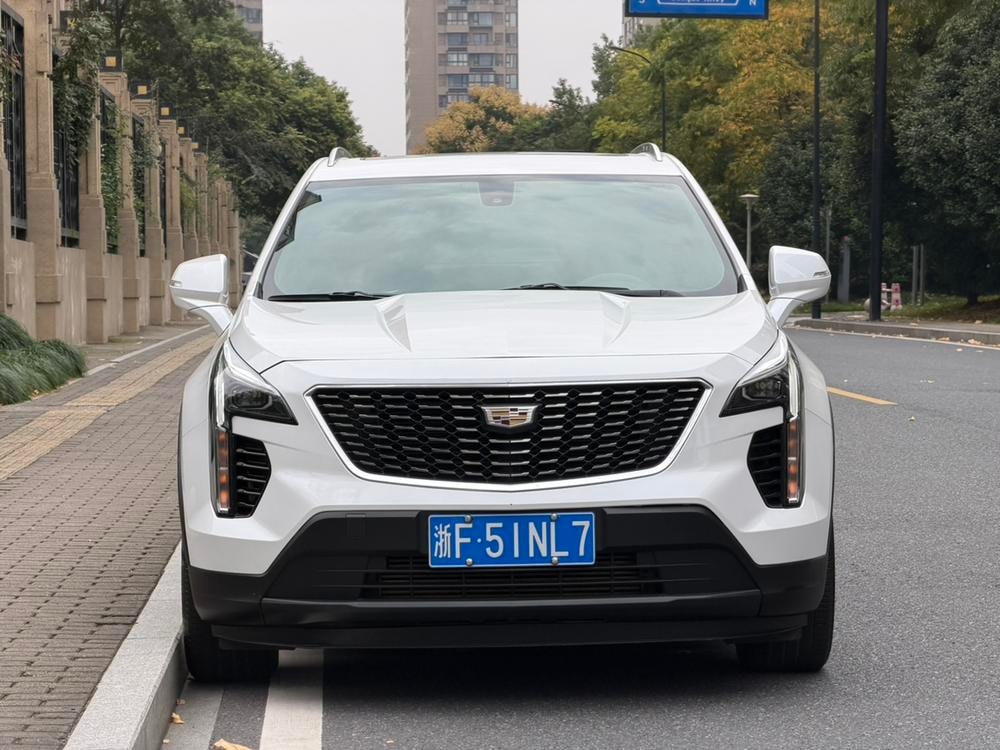 Cadillac XT4 2020 — фото автомобиля