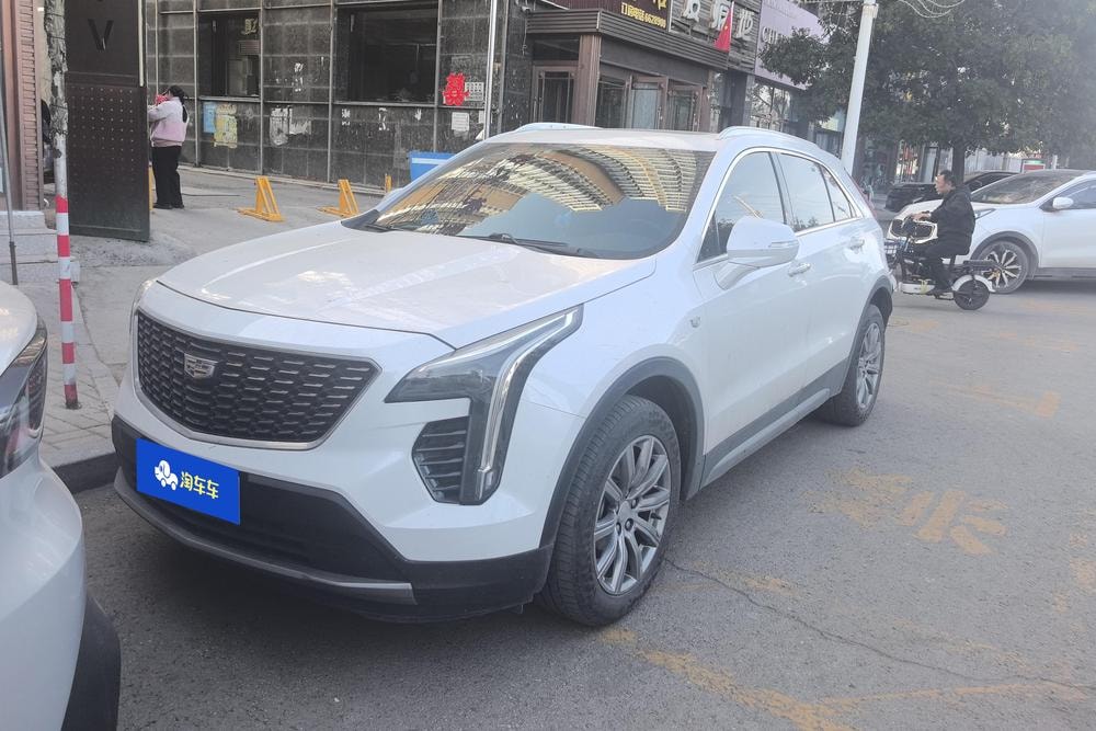 Cadillac XT4 2020 — фото автомобиля