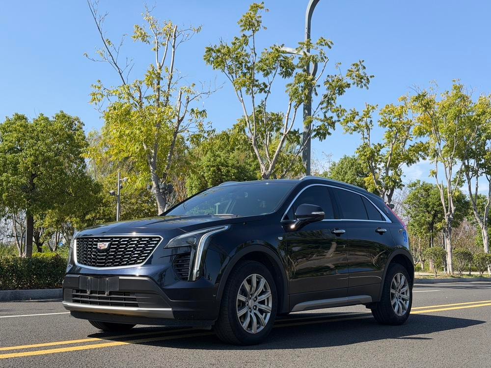 Cadillac XT4 2021 — фото автомобиля
