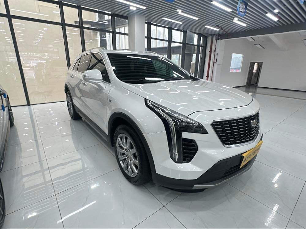 Cadillac XT4 2021 — фото автомобиля