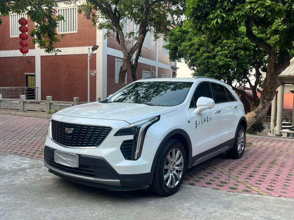 Cadillac XT4 2021 — фото автомобиля