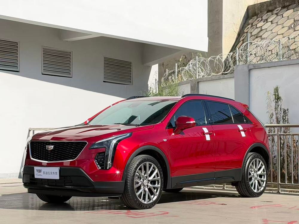Cadillac XT4 2022 — фото автомобиля