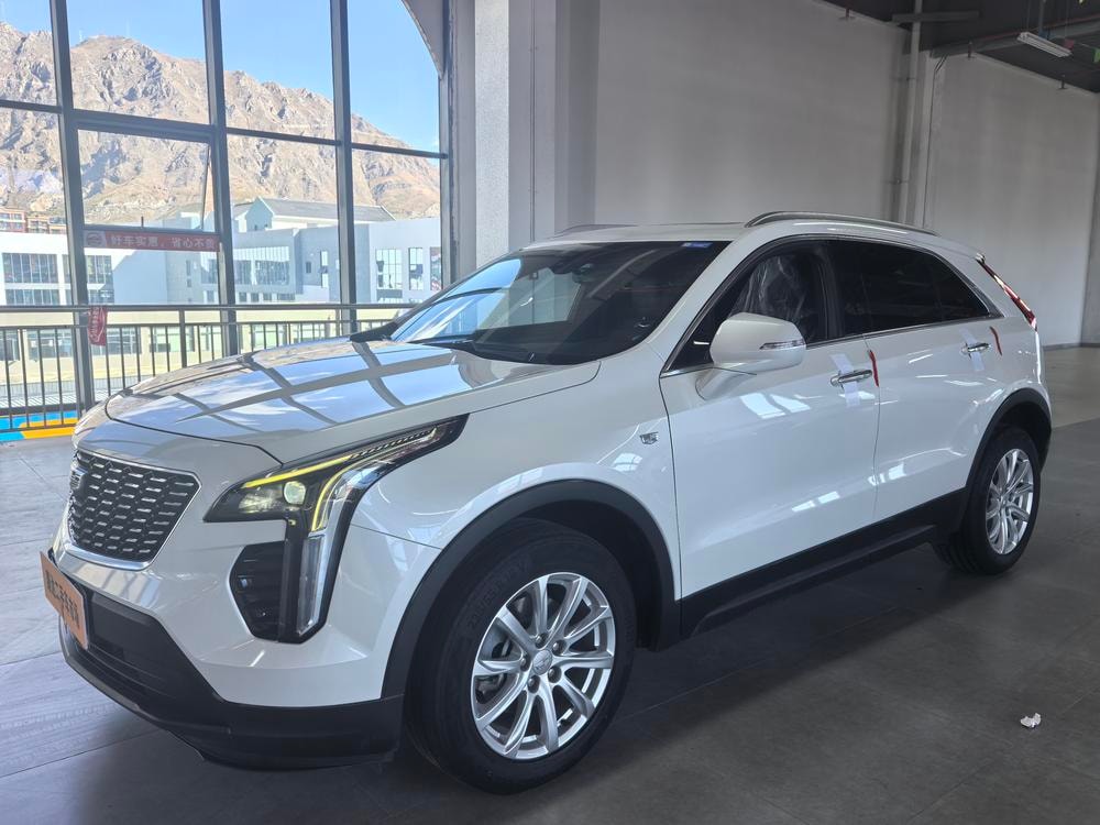 Cadillac XT4 2022 — фото автомобиля