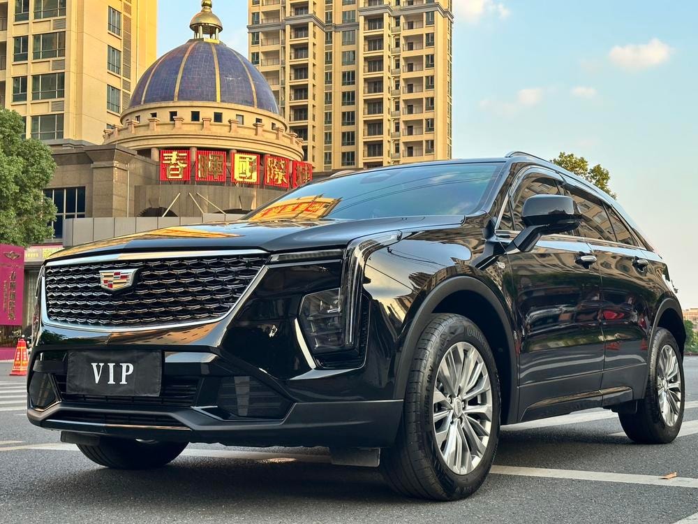 Cadillac XT4 2024 — фото автомобиля
