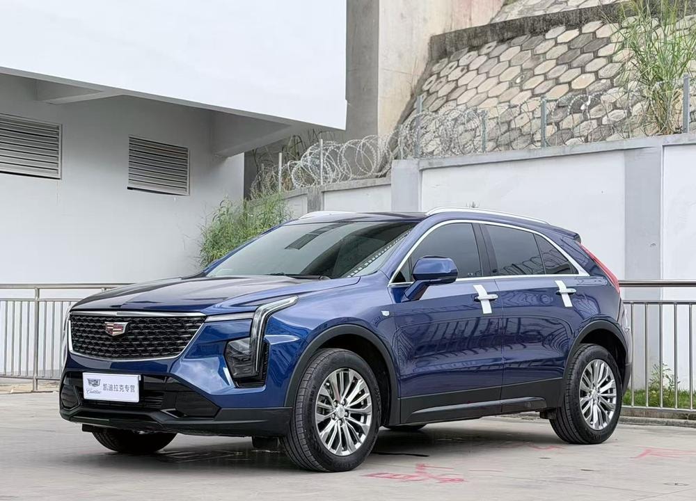 Cadillac XT4 2024 — фото автомобиля
