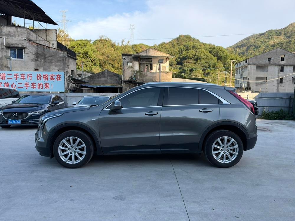 Cadillac XT4 2020 — фото автомобиля