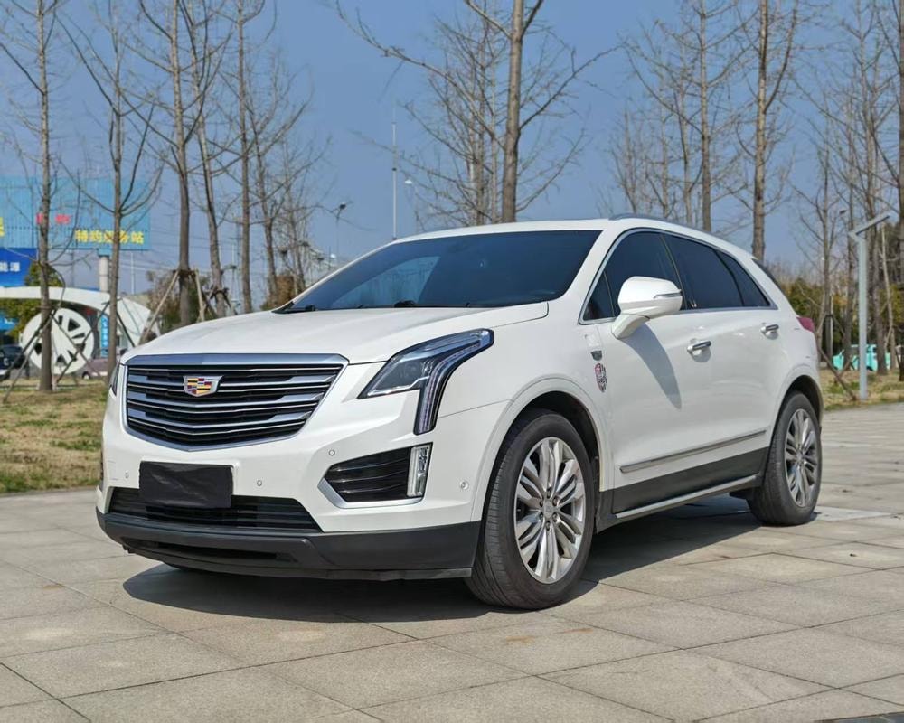 Cadillac XT5 2018 — фото автомобиля 1