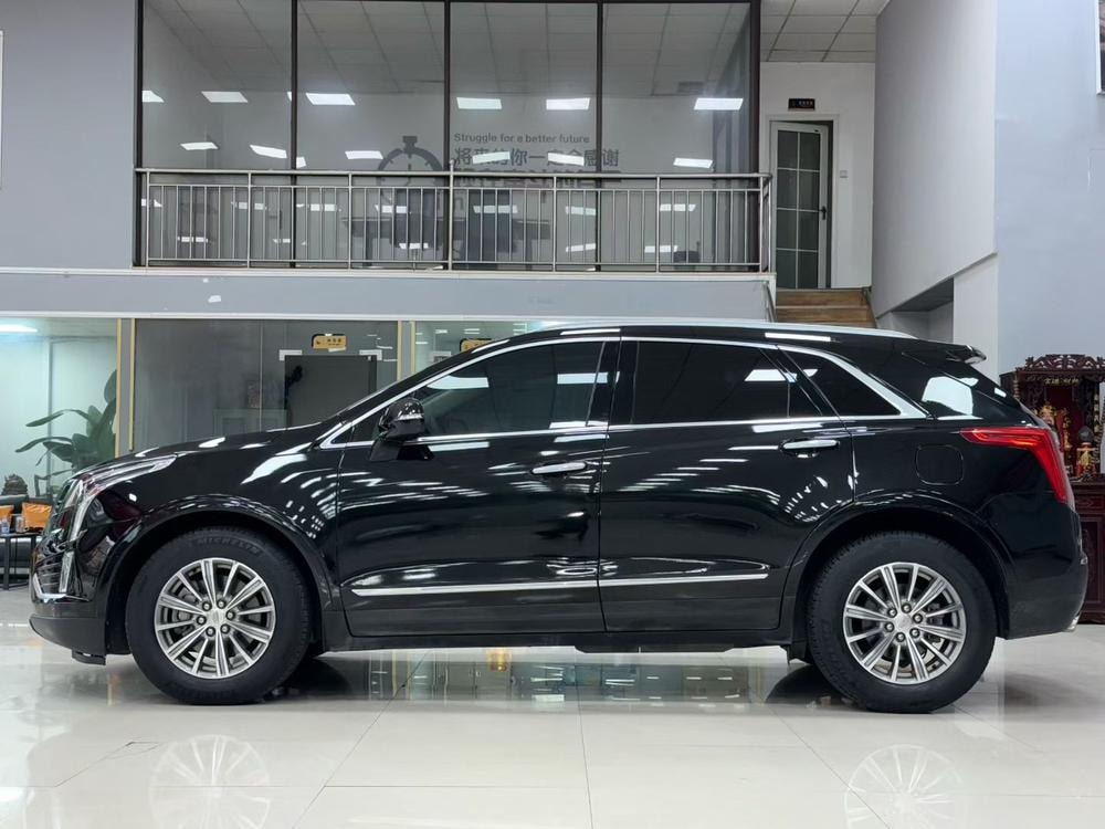 Cadillac XT5 2016 — фото автомобиля 1