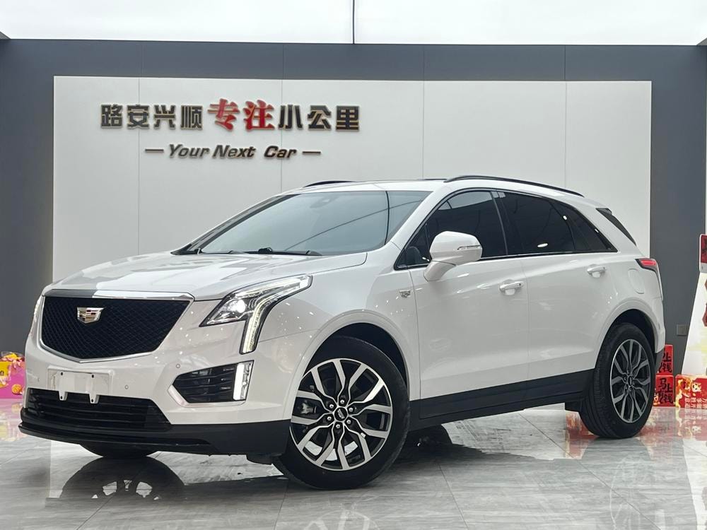 Cadillac XT5 2021 — фото автомобиля 1