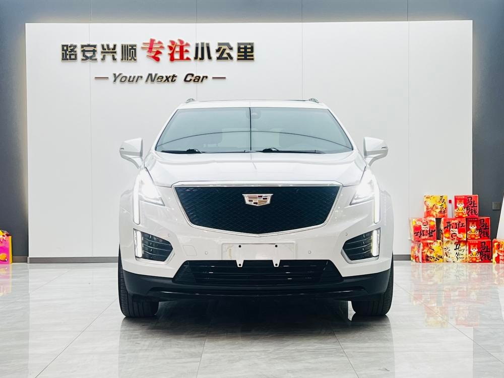 Cadillac XT5 2021 — фото автомобиля