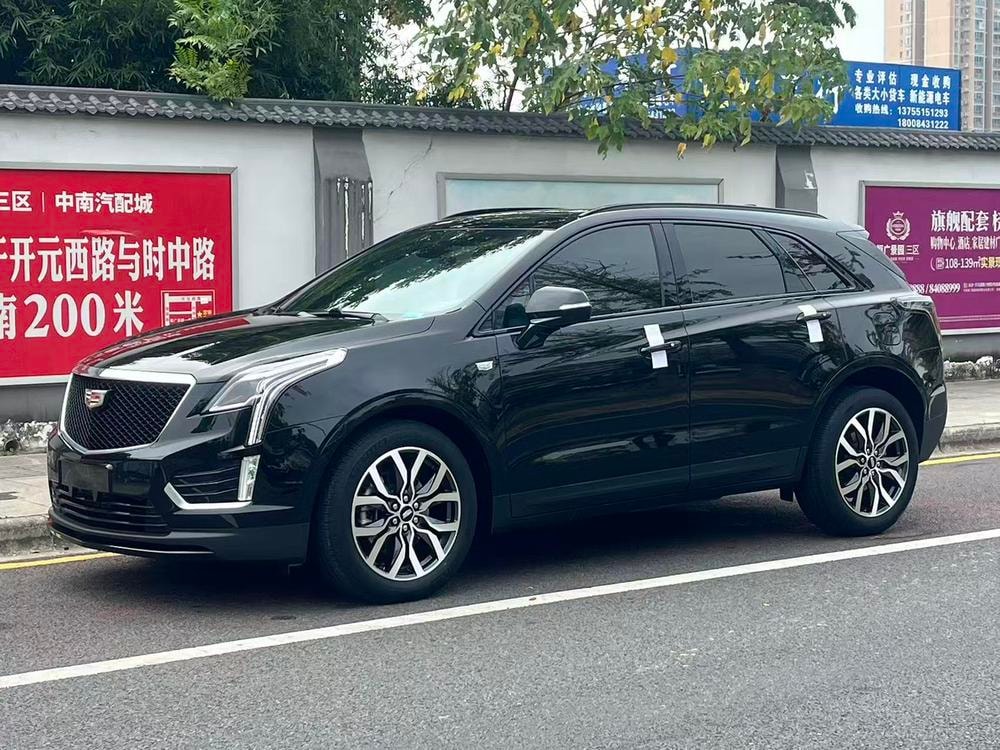 Cadillac XT5 2021 — фото автомобиля 1
