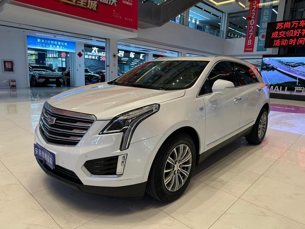 Cadillac XT5 2018 — фото автомобиля 1