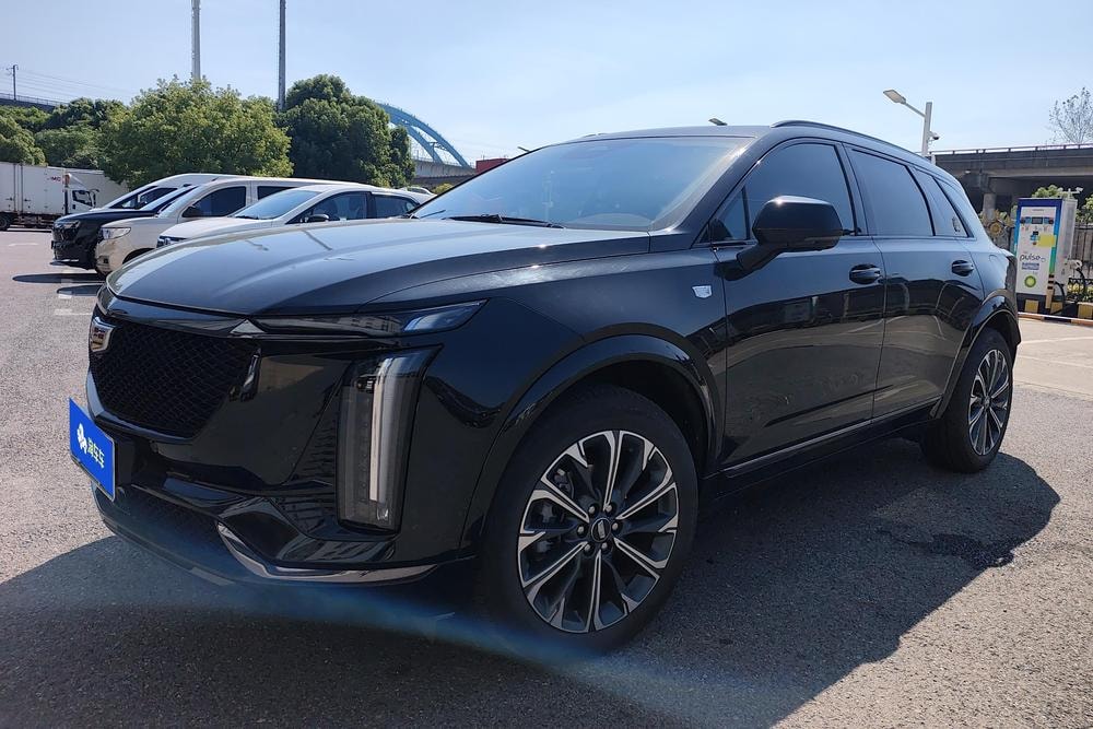 Cadillac XT5 2025 — фото автомобиля