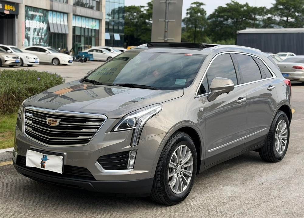 Cadillac XT5 2018 — фото автомобиля 1