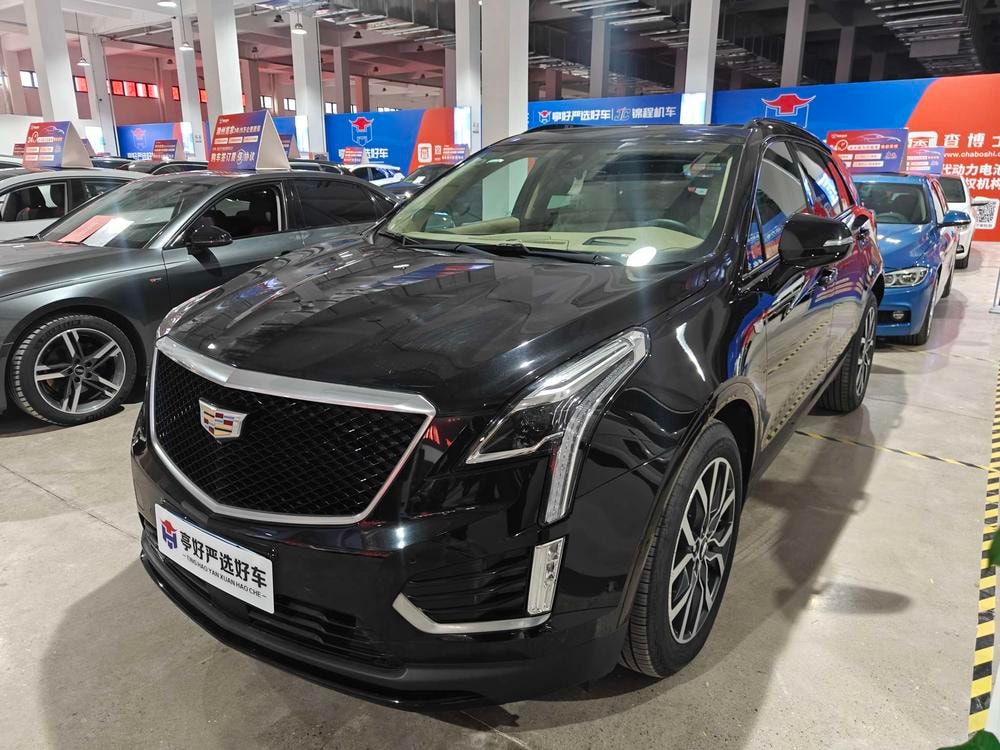 Cadillac XT5 2021 — фото автомобиля 1