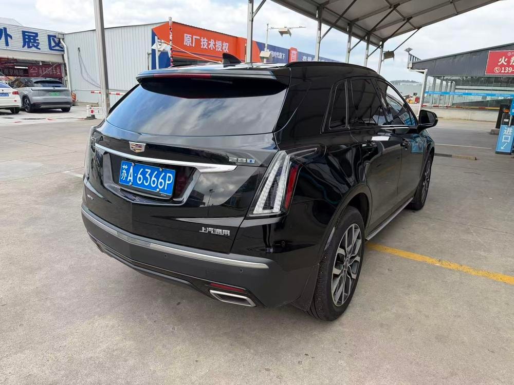 Cadillac XT5 2022 — фото автомобиля 1