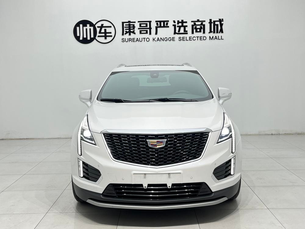 Cadillac XT5 2022 — фото автомобиля 1