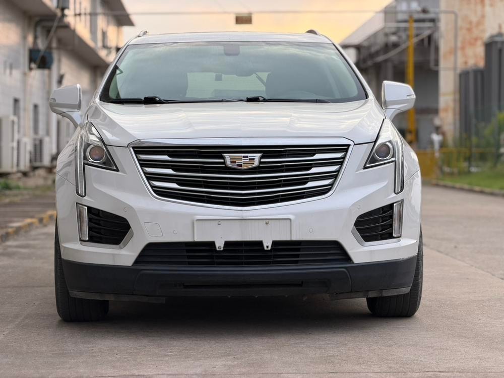 Cadillac XT5 2018 — фото автомобиля 1
