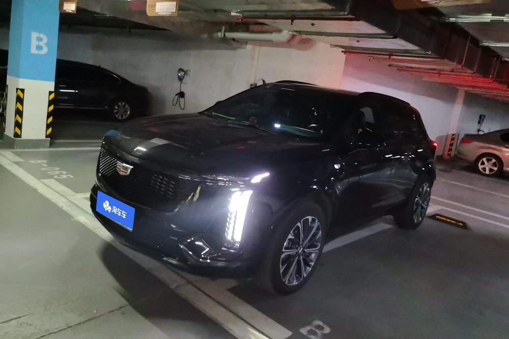 Cadillac XT5 2025 — фото автомобиля