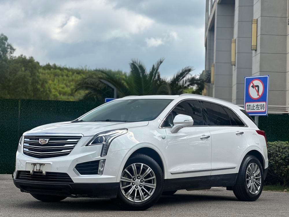 Cadillac XT5 2018 — фото автомобиля