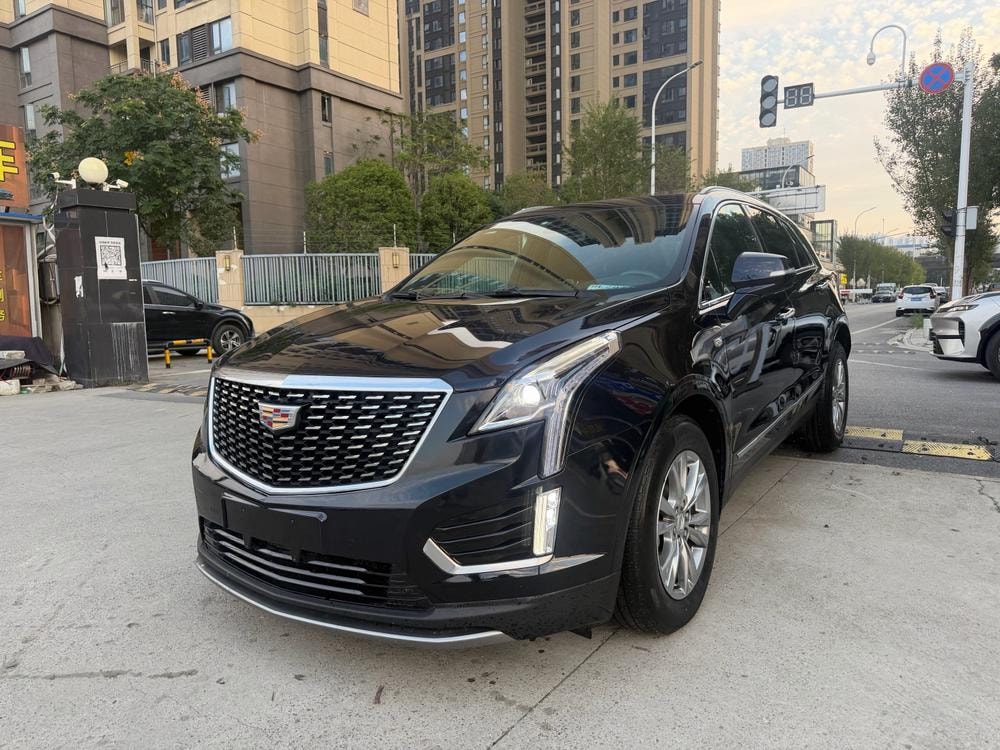 Cadillac XT5 2021 — фото автомобиля
