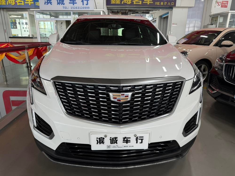 Cadillac XT5 2021 — фото автомобиля