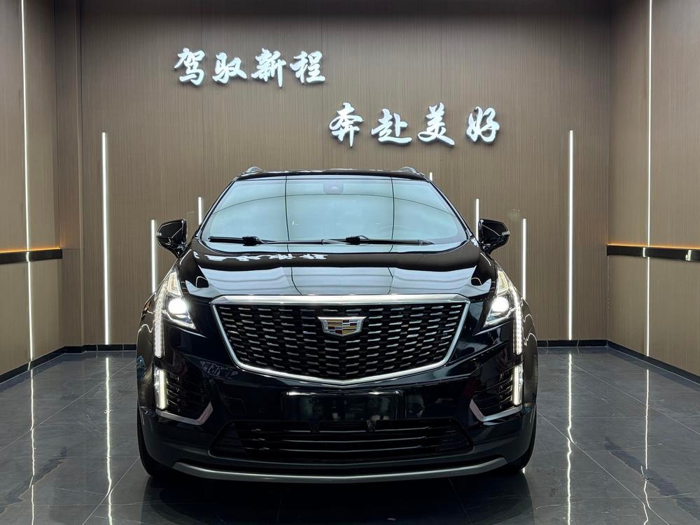 Cadillac XT5 2021 — фото автомобиля