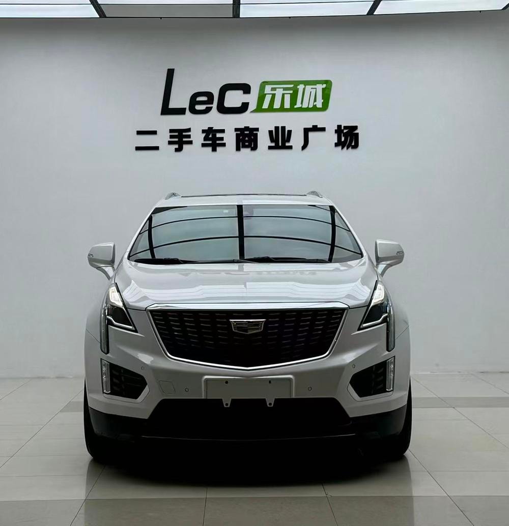 Cadillac XT5 2021 — фото автомобиля