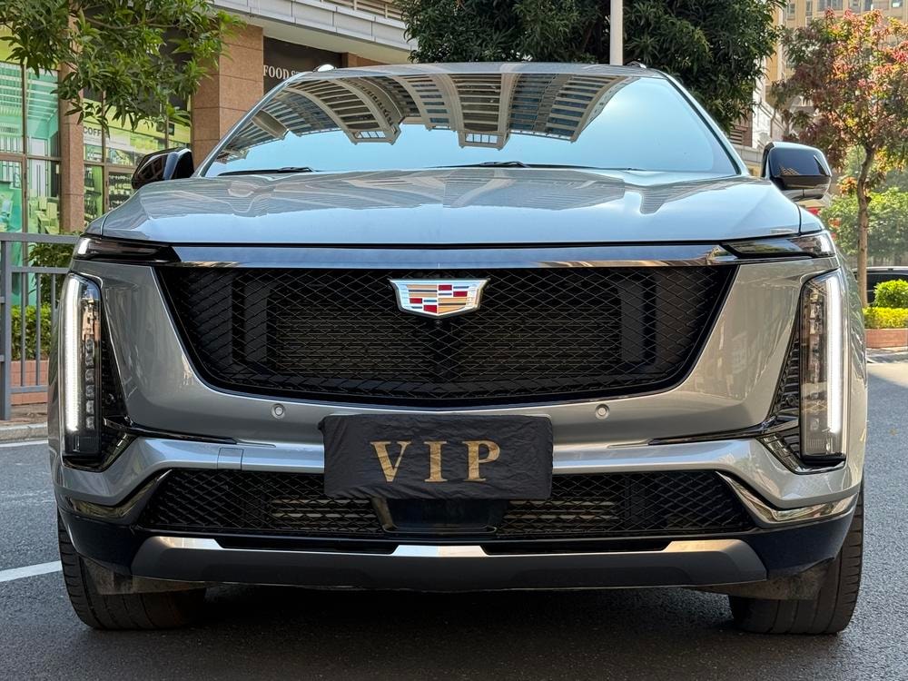 Cadillac XT5 2026 — фото автомобиля