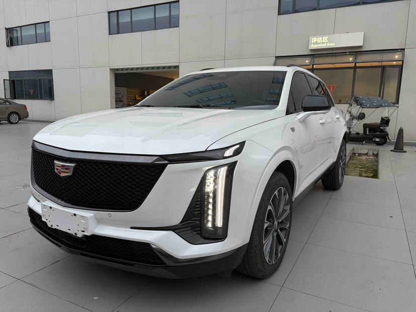 Cadillac XT5 2025 — фото автомобиля