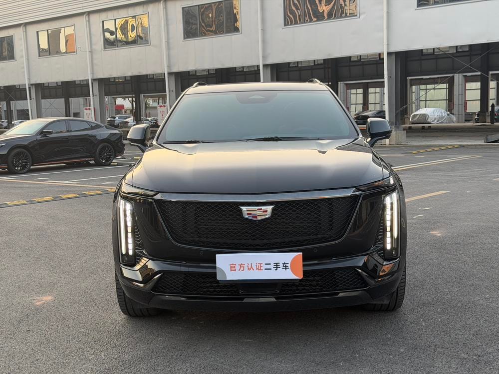 Cadillac XT5 2025 — фото автомобиля