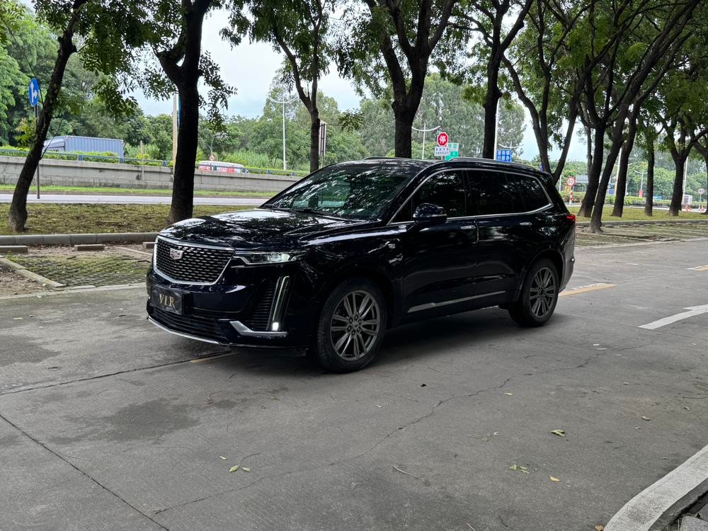 Cadillac XT6 2022 — фото автомобиля 1