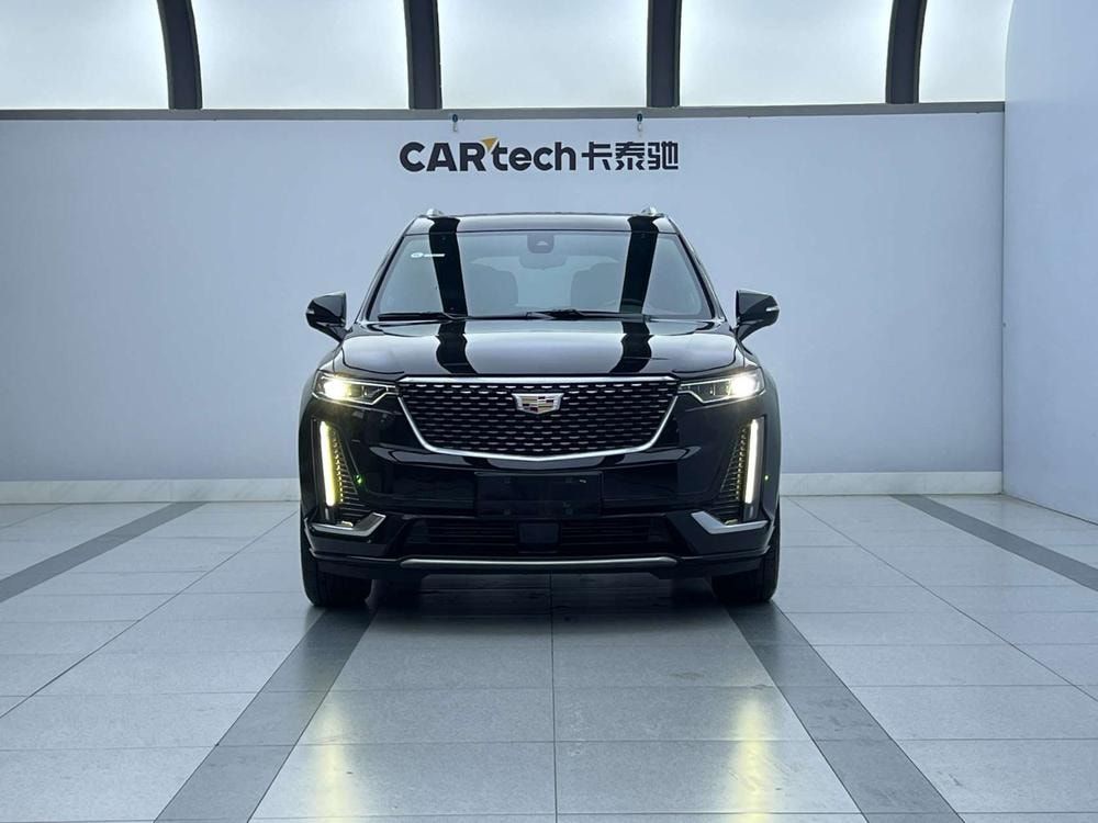 Cadillac XT6 2025 — фото автомобиля 1