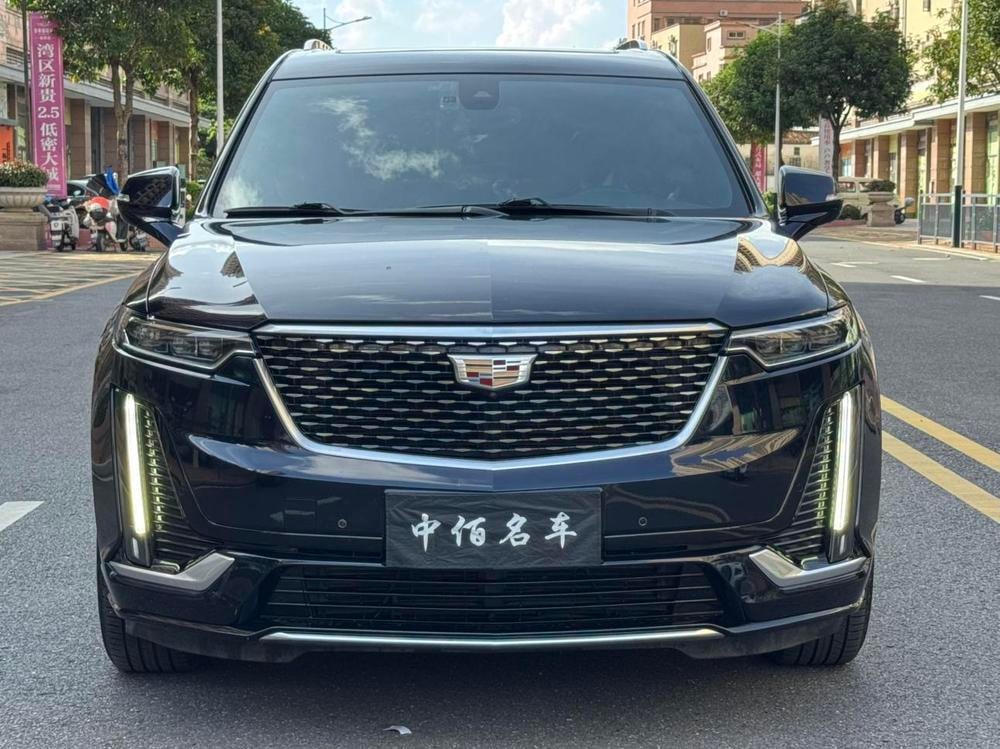 Cadillac XT6 2021 — фото автомобиля