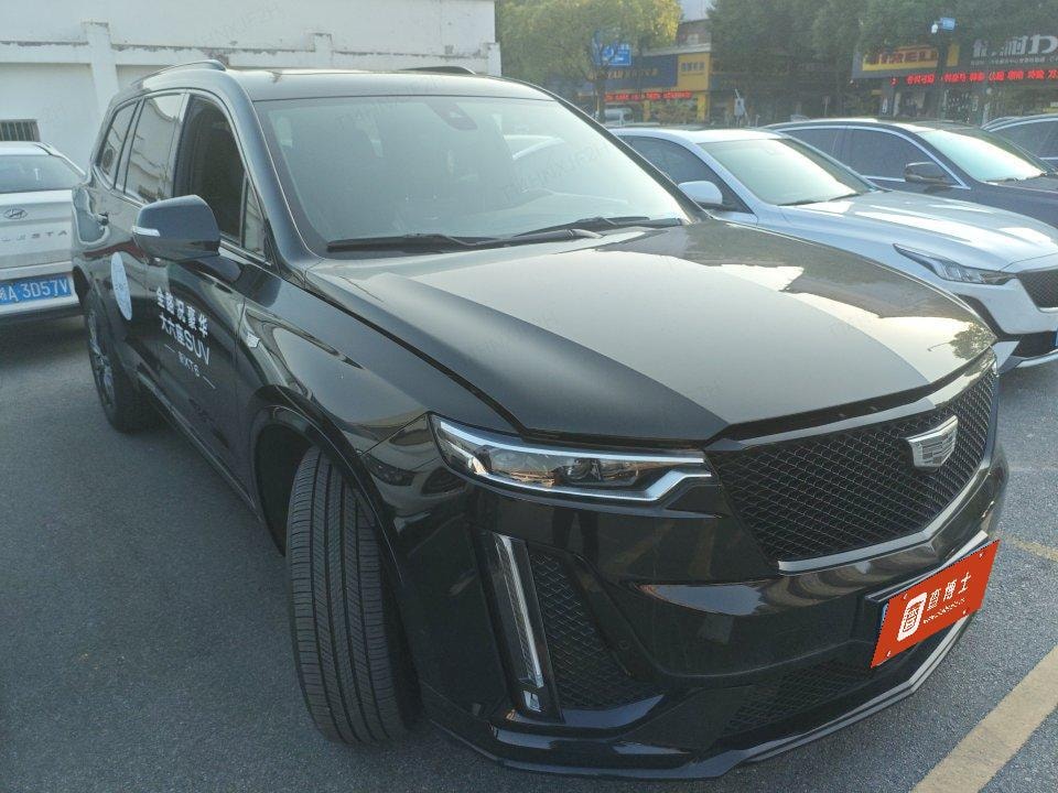 Cadillac XT6 2025 — фото автомобиля 1