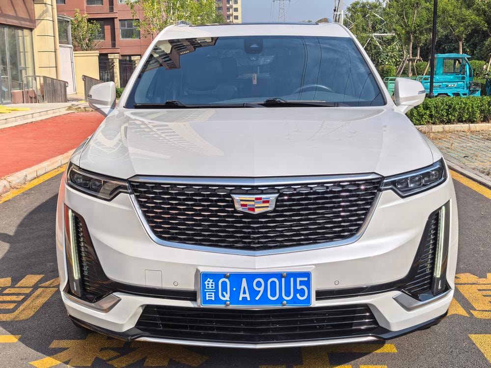 Cadillac XT6 2020 — фото автомобиля
