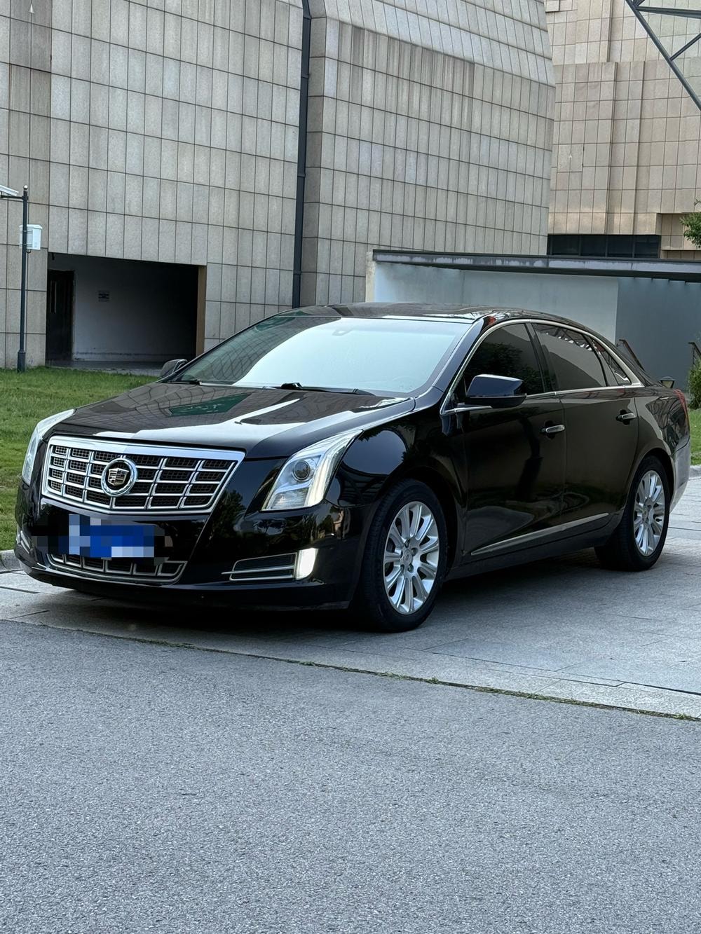 Cadillac XTS 2014 — фото автомобиля 1