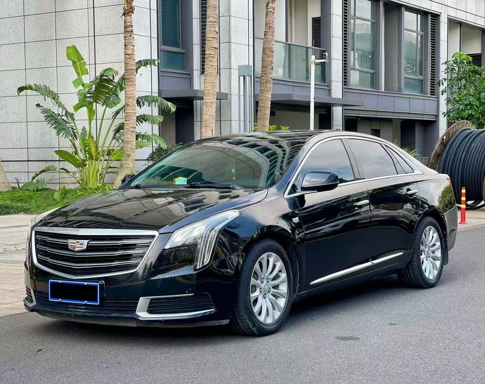 Cadillac XTS 2018 — фото автомобиля 1