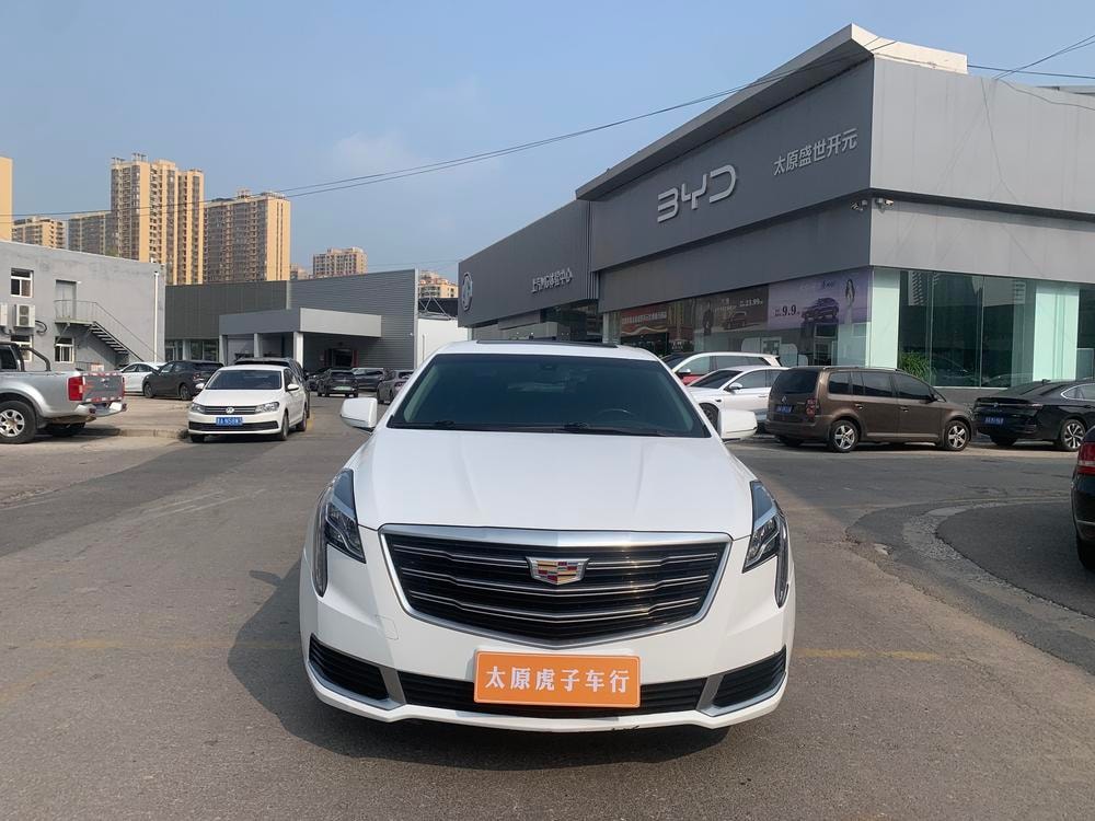 Cadillac XTS 2018 — фото автомобиля