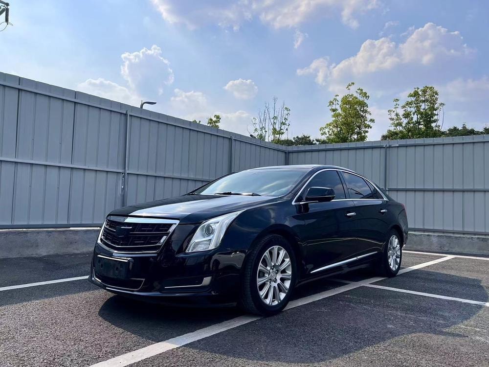 Cadillac XTS 2017 — фото автомобиля