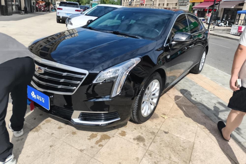 Cadillac XTS 2018 — фото автомобиля