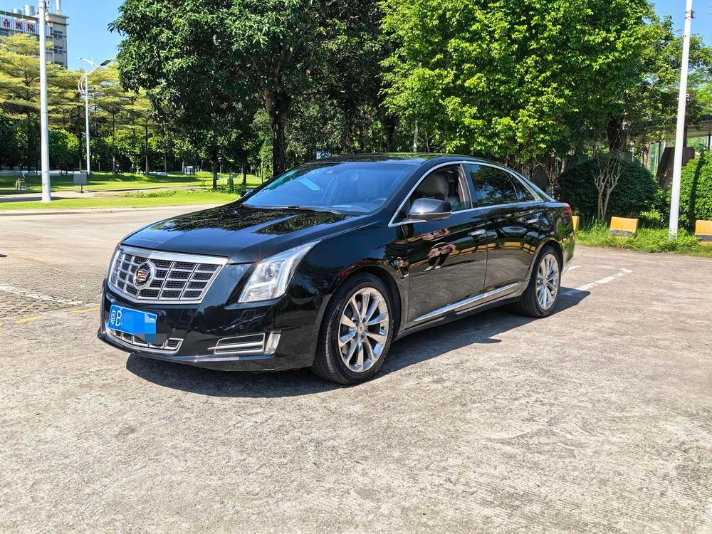 Cadillac XTS 2013 — фото автомобиля