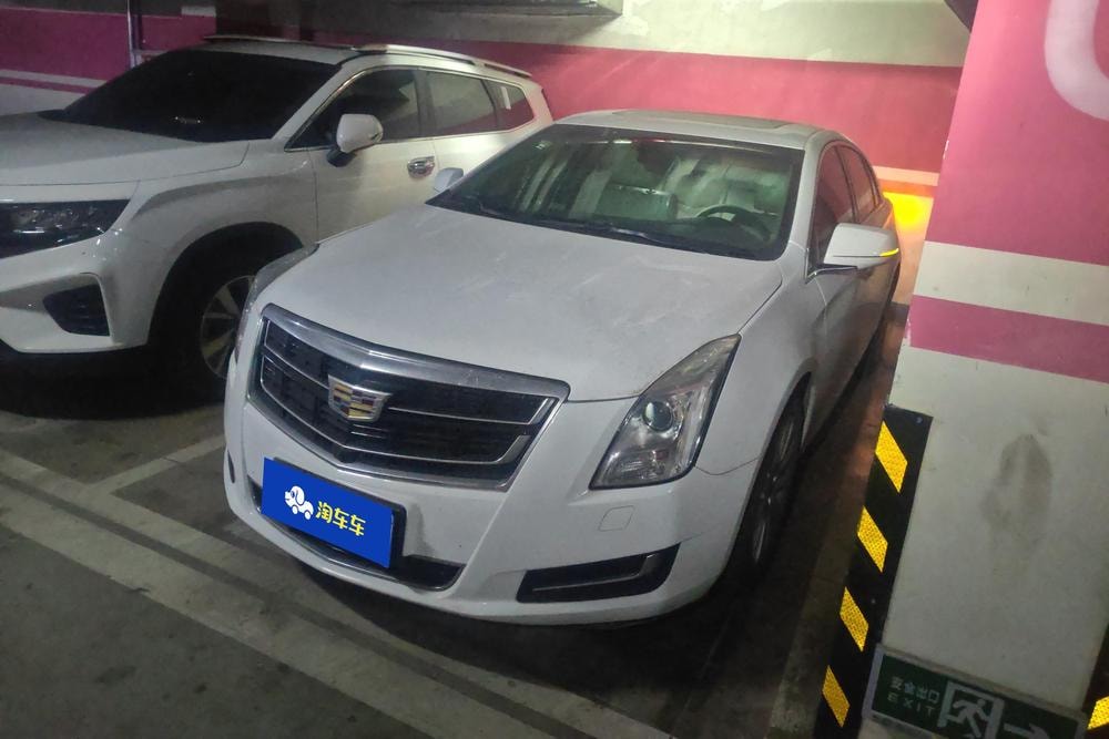 Cadillac XTS 2017 — фото автомобиля